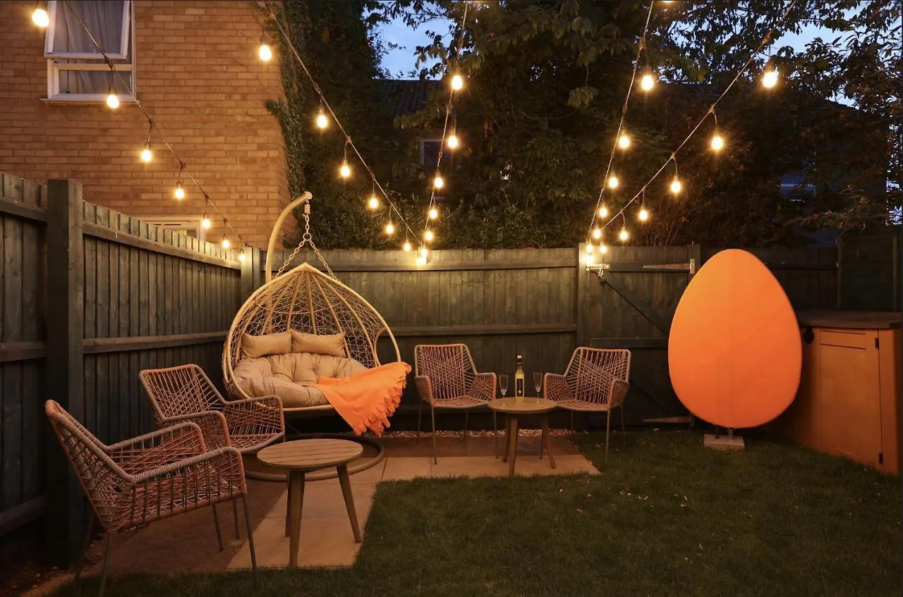 Holiday home Memorable And Cozy Home W Arcade & Fab Garden Cambridge