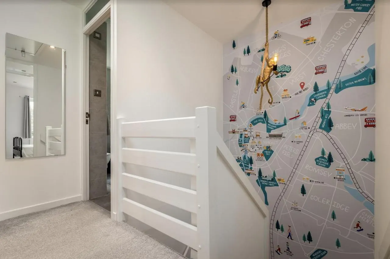 Memorable And Cozy Home W Arcade & Fab Garden Cambridge  United Kingdom